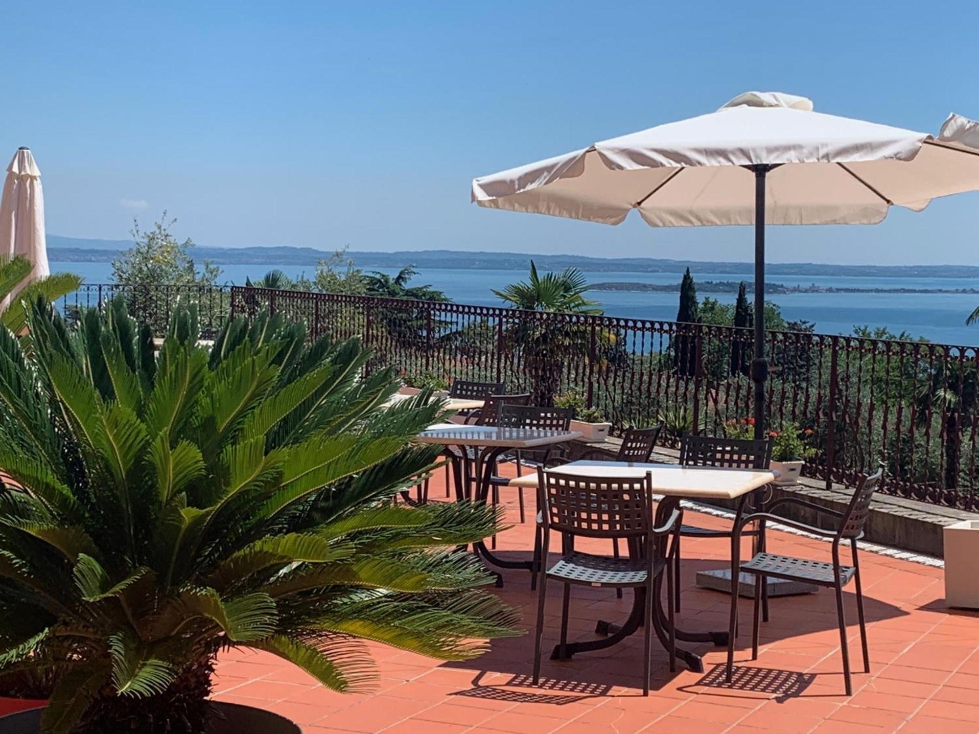 San Rocco Relais Aparthotel Soiano Del Lago Exterior photo